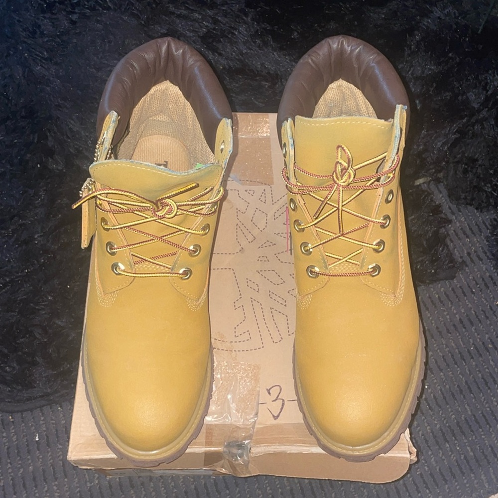 CONSTRUCTION TIMBERLAND 
SCUFF PROOF WHEAT